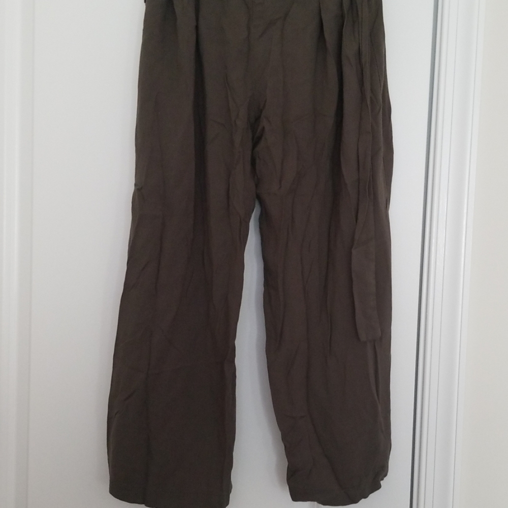 Loose pants no pockets